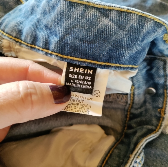 Shein distressed painted jeans - Picture 2 of 8